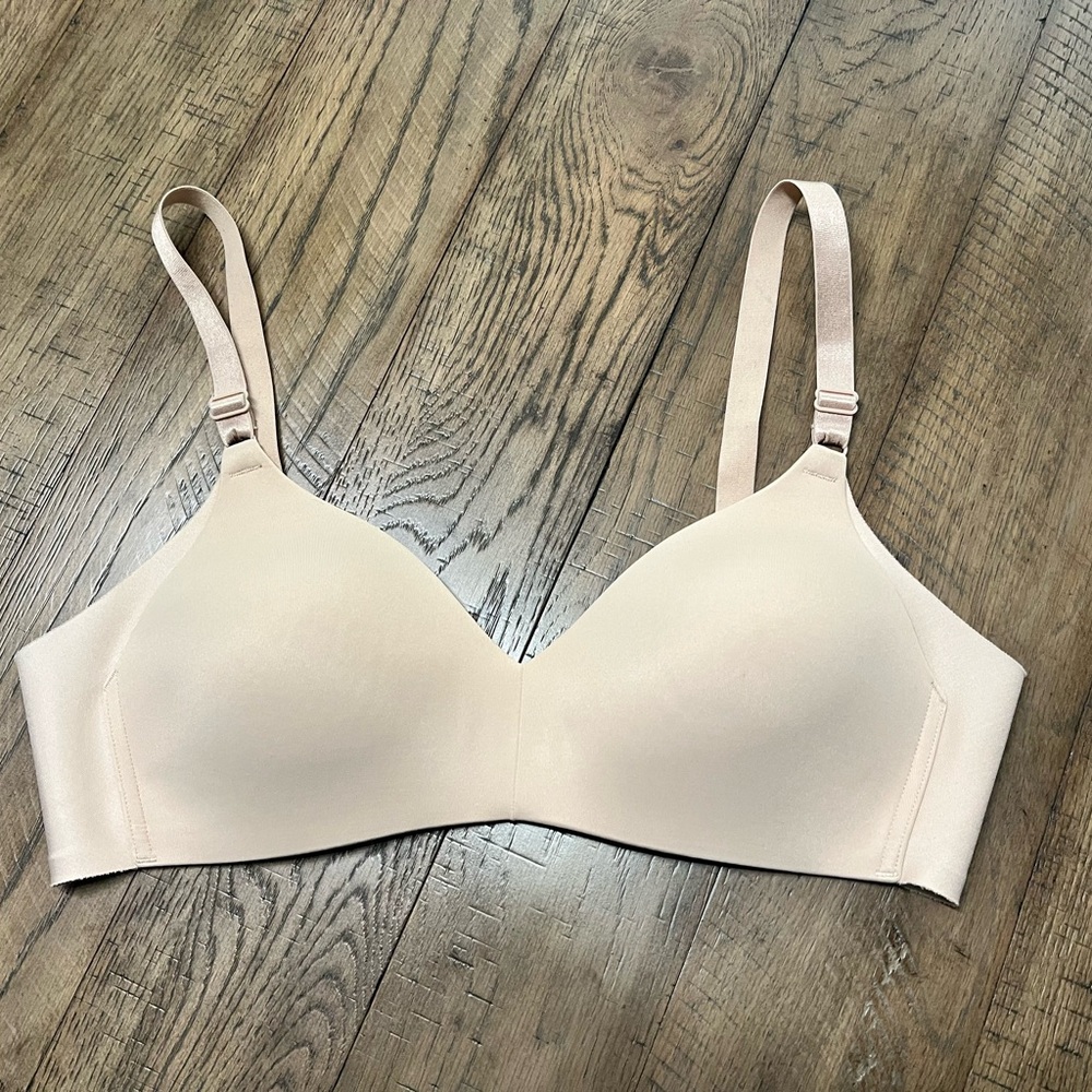 Warners bra 36C blissful benefits nude tan wireless seamless - Picture 3 of 10